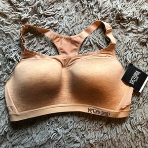 Victoria Secret Incredible Lightweight Max Bra NWT